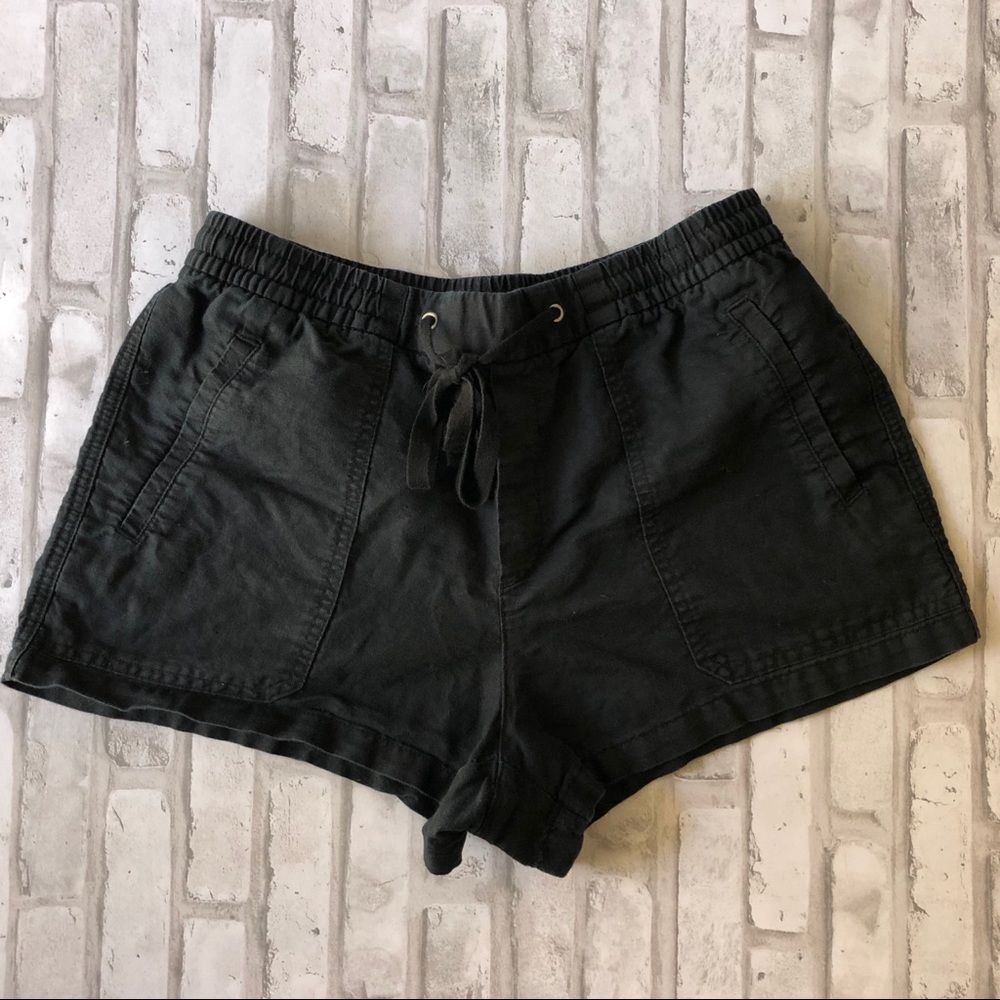 Women’s GAP black cotton linen blend shorts Sz M